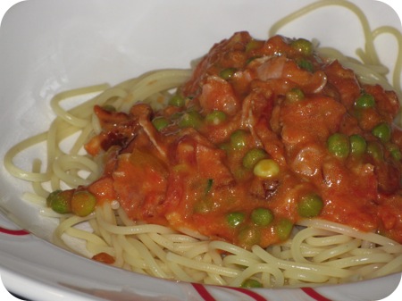 Spaghetti met Doperwten, Zongedroogde Tomaat en Bacon