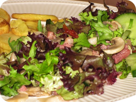 Salade met Champignons en Ontbijtspek