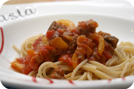 Spaghetti met Paprika, Worstjes en Tomatensaus