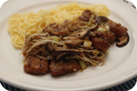 Vega: Noodles met Shiitake en Pad Thai Saus