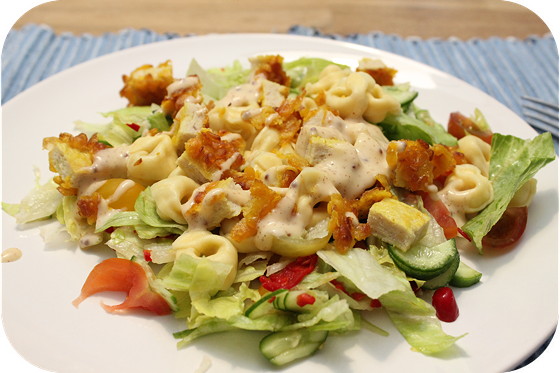 Tortellini met Krokante Kip Salade