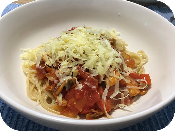 Spaghetti met Salami, Champignons en Paprika