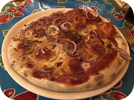 Nonna's op Vossemeren Lommel pizza pepperoni