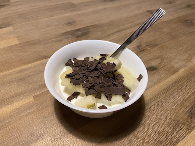 Frozen Yoghurt met Peer en Chocoladevlokken