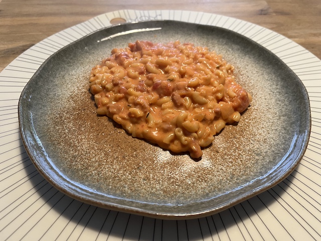 Macaroni in Tomaten-kaassaus